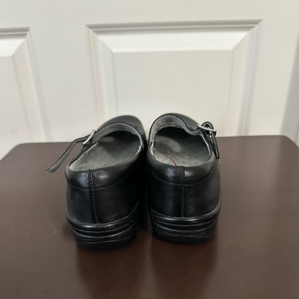 Klogs USA Women's Black Madrid Clog Size 8 - Picture 2 of 11